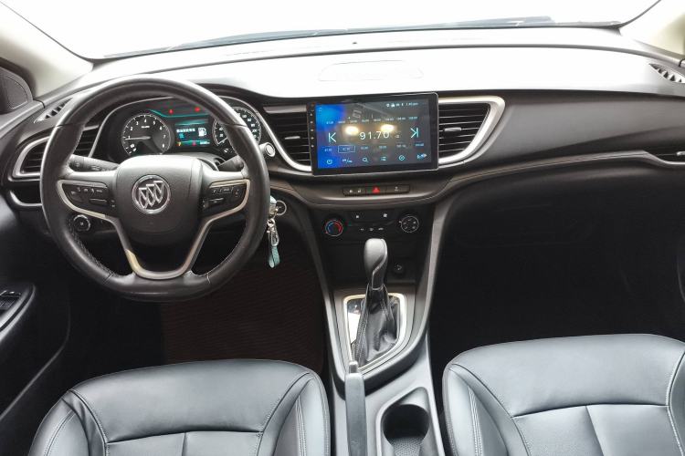 Used Buick Excelle GX 2018 18T Automatic Elite Model Center Console