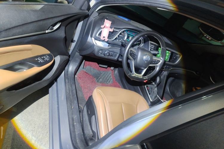 Used Buick Excelle GX 2018 18T Automatic Flagship Model Driver Seat