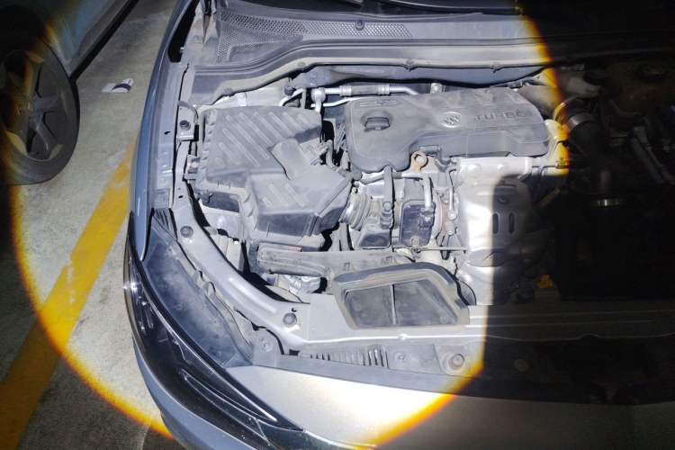 Used Buick Excelle GX 2018 18T Automatic Flagship Model Engine Bay Right