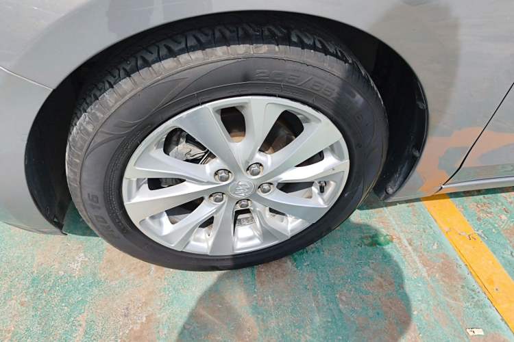 Used Buick Excelle GX 2018 15T Dual-Clutch Elite Model Exterior 4