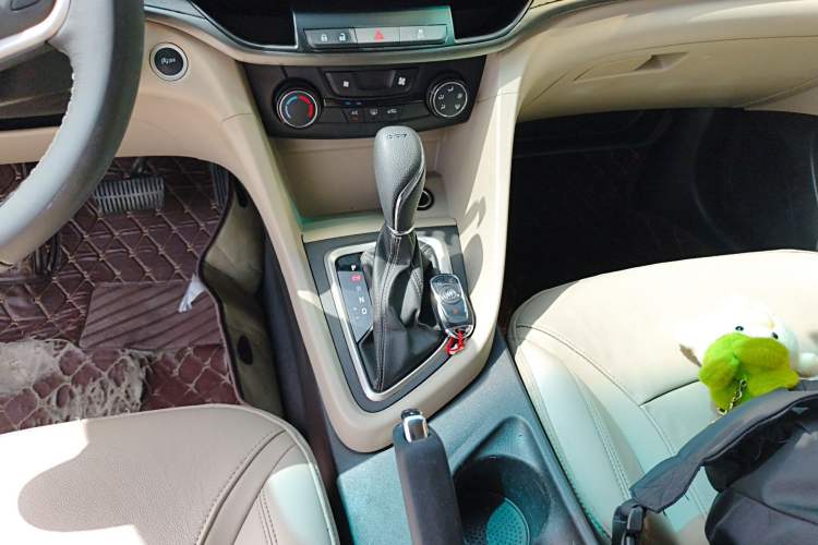 Used Buick Excelle GX 2018 15T Dual-Clutch Elite Model Gear Lever