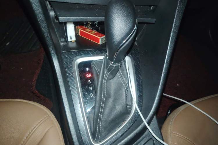 Used Buick Excelle GX 2018 18T Automatic Flagship Model Gear Lever