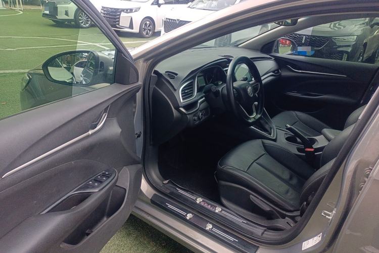 Used Buick Excelle GX 2018 18T Automatic Elite Model Interior 2