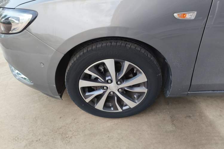 Used Buick Excelle GX 2018 18T Automatic Elite Model Left Front Wheel Hub