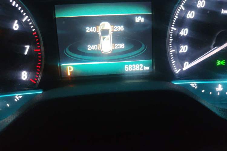 Used Buick Excelle GX 2018 18T Automatic Flagship Model Odometer Close Up