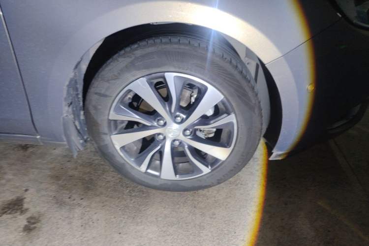 Used Buick Excelle GX 2018 18T Automatic Flagship Model Right Front Wheel Hub