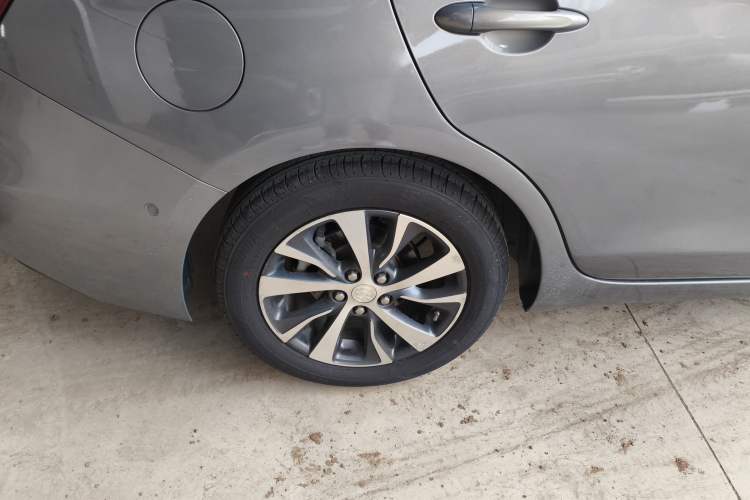 Used Buick Excelle GX 2018 18T Automatic Elite Model Right Rear Wheel Hub
