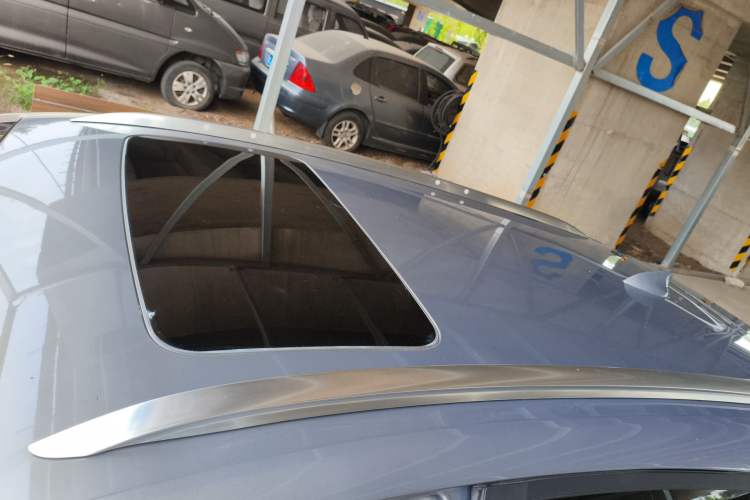 Used Buick Excelle GX 2018 18T Automatic Elite Model Roof