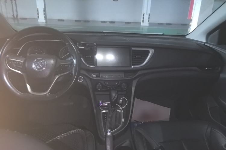 Used Buick Excelle GX 2018 18T Automatic Elite Model Center Console