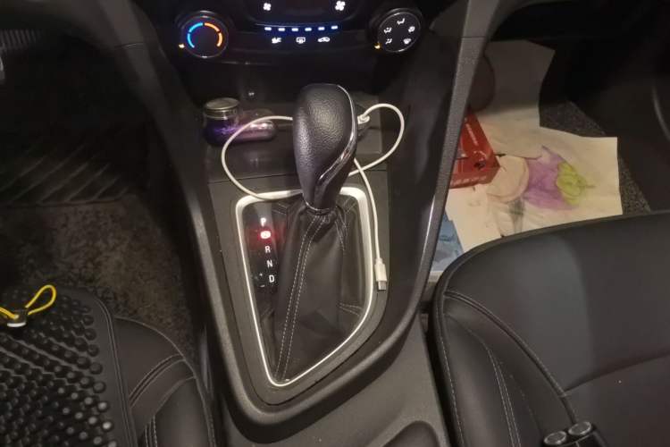 Used Buick Excelle GX 2018 18T Automatic Elite Model Gear Lever