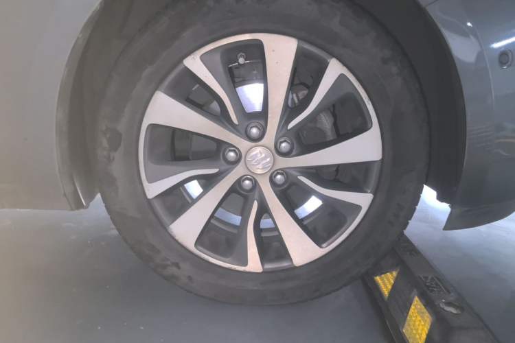 Used Buick Excelle GX 2018 18T Automatic Elite Model Right Front Wheel Hub