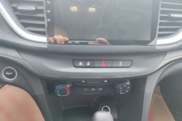Used Buick Excelle GX 2018 18T Automatic Elite Model Audio And AC Panel