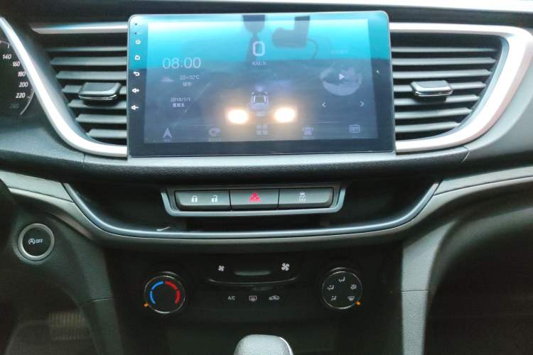 Used Buick Excelle GX 2018 18T Automatic Elite Model Audio And AC Panel