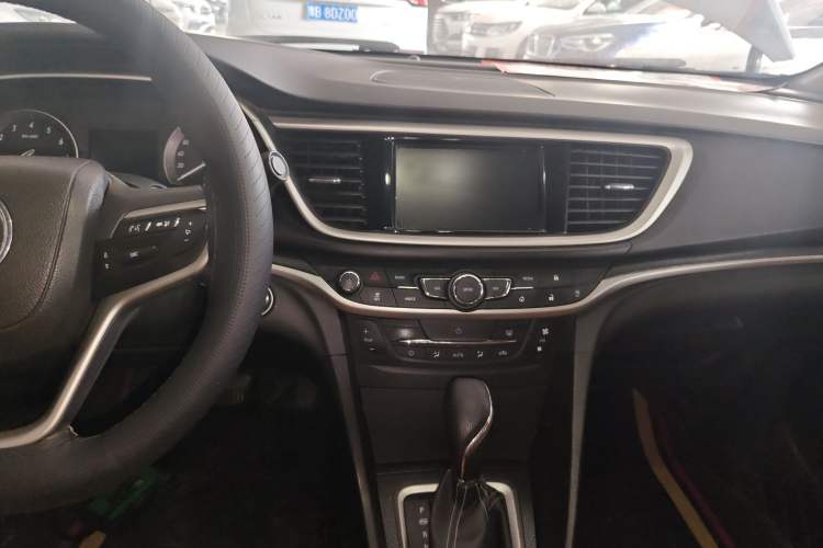 Used Buick Excelle GX 2018 18T Automatic Flagship Model Audio And AC Panel