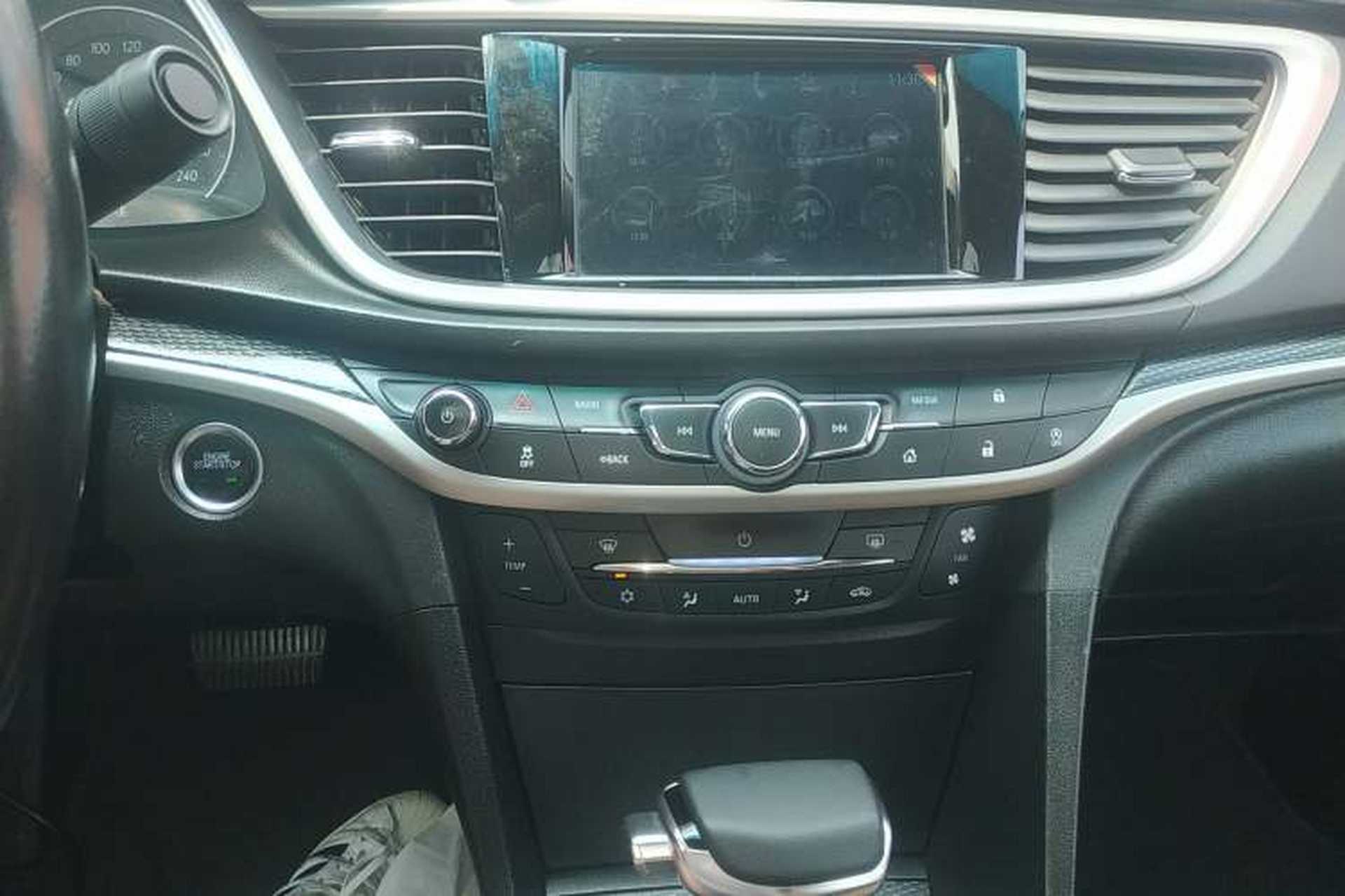 Used Buick Excelle GX 2018 18T Automatic Flagship Model Audio And AC Panel