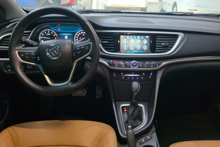 Used Buick Excelle GX 2018 18T Automatic Flagship Model Center Console