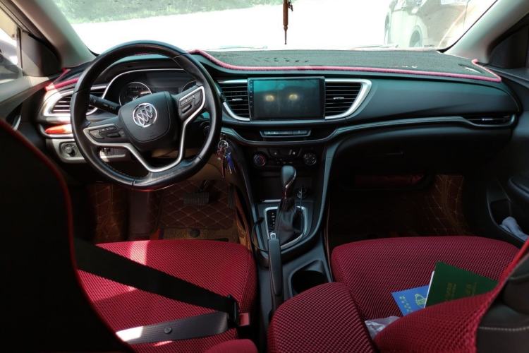 Used Buick Excelle GX 2018 18T Automatic Elite Model Center Console