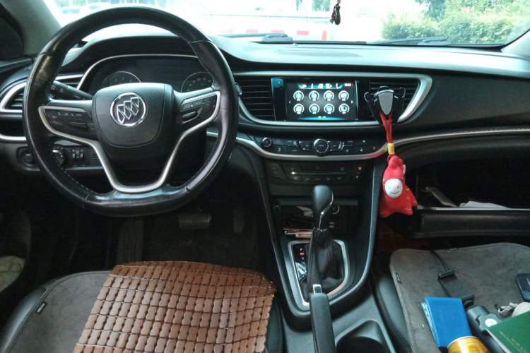 Used Buick Excelle GX 2018 18T Automatic Elite Model Center Console