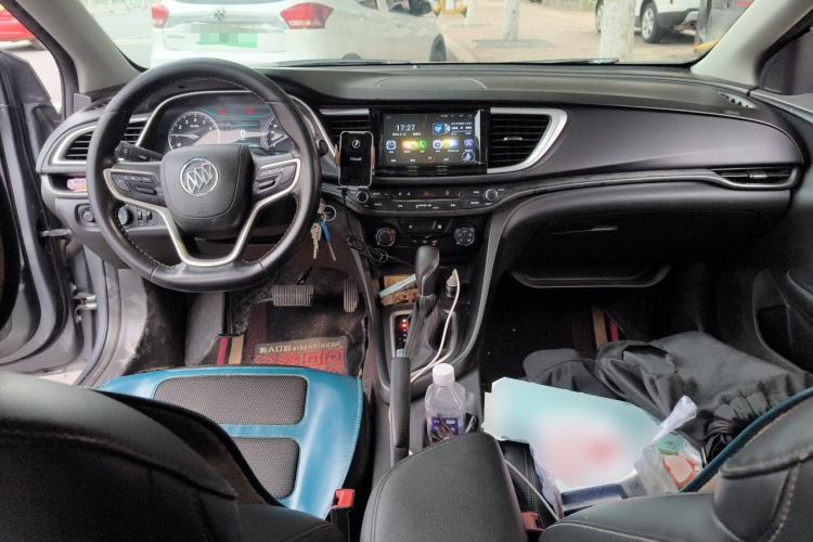 Used Buick Excelle GX 2018 18T Automatic Elite Model Center Console