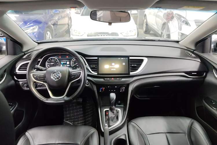 Used Buick Excelle GX 2018 18T Automatic Elite Model Center Console