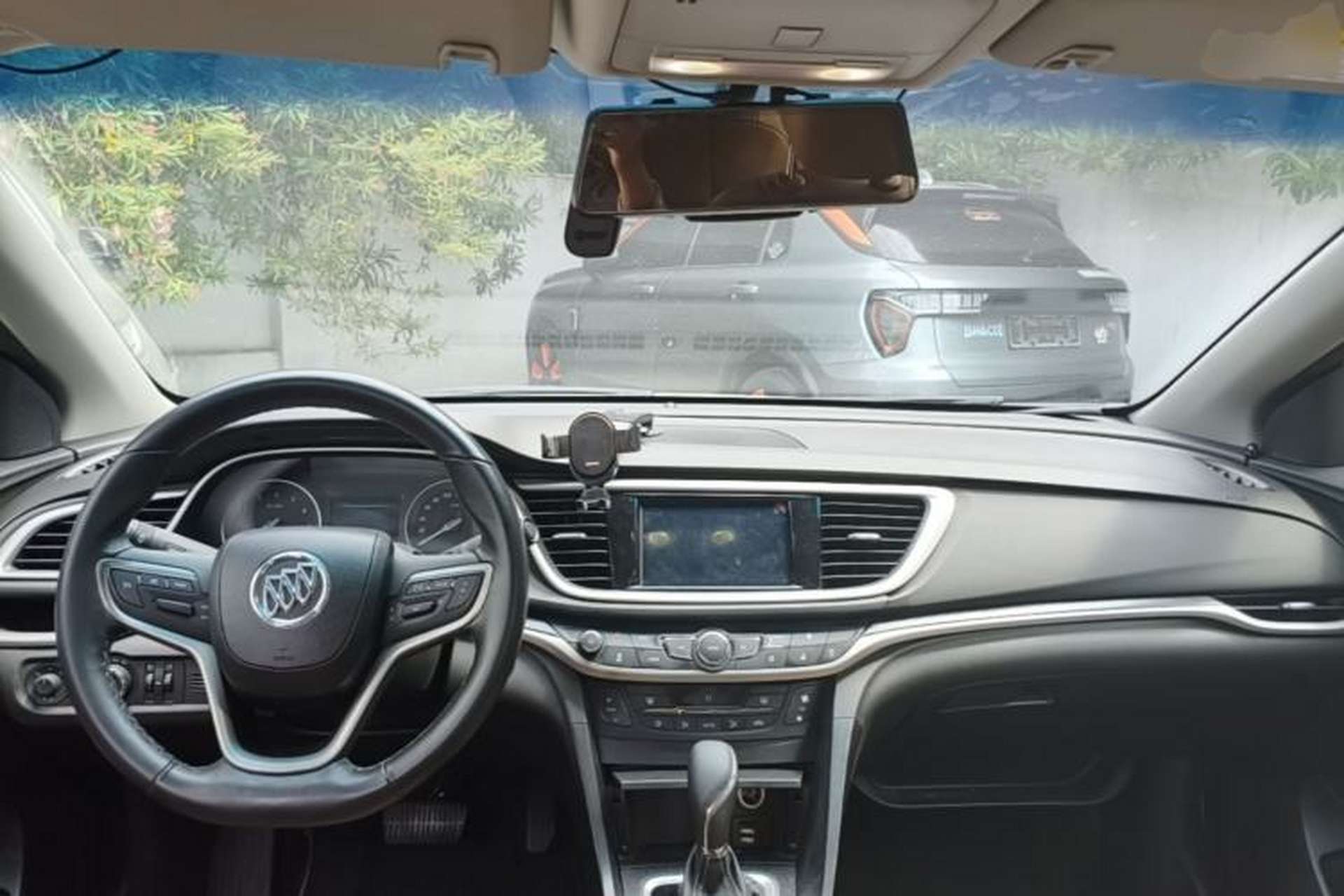 Used Buick Excelle GX 2018 18T Automatic Flagship Model Center Console