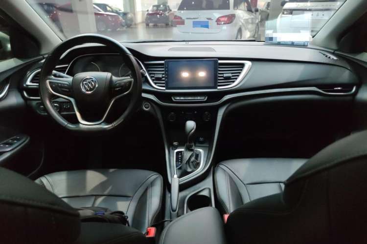 Used Buick Excelle GX 2018 18T Automatic Elite Model Center Console