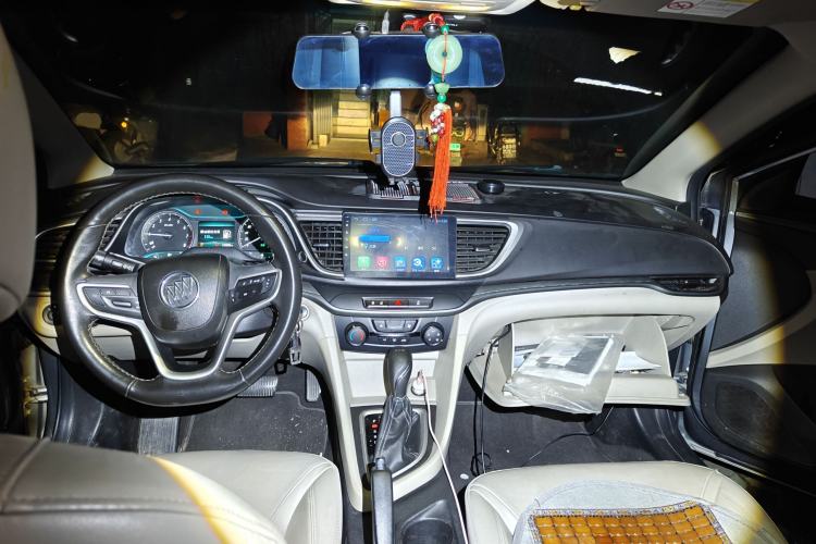 Used Buick Excelle GX 2018 15T Dual-Clutch Elite Model Center Console
