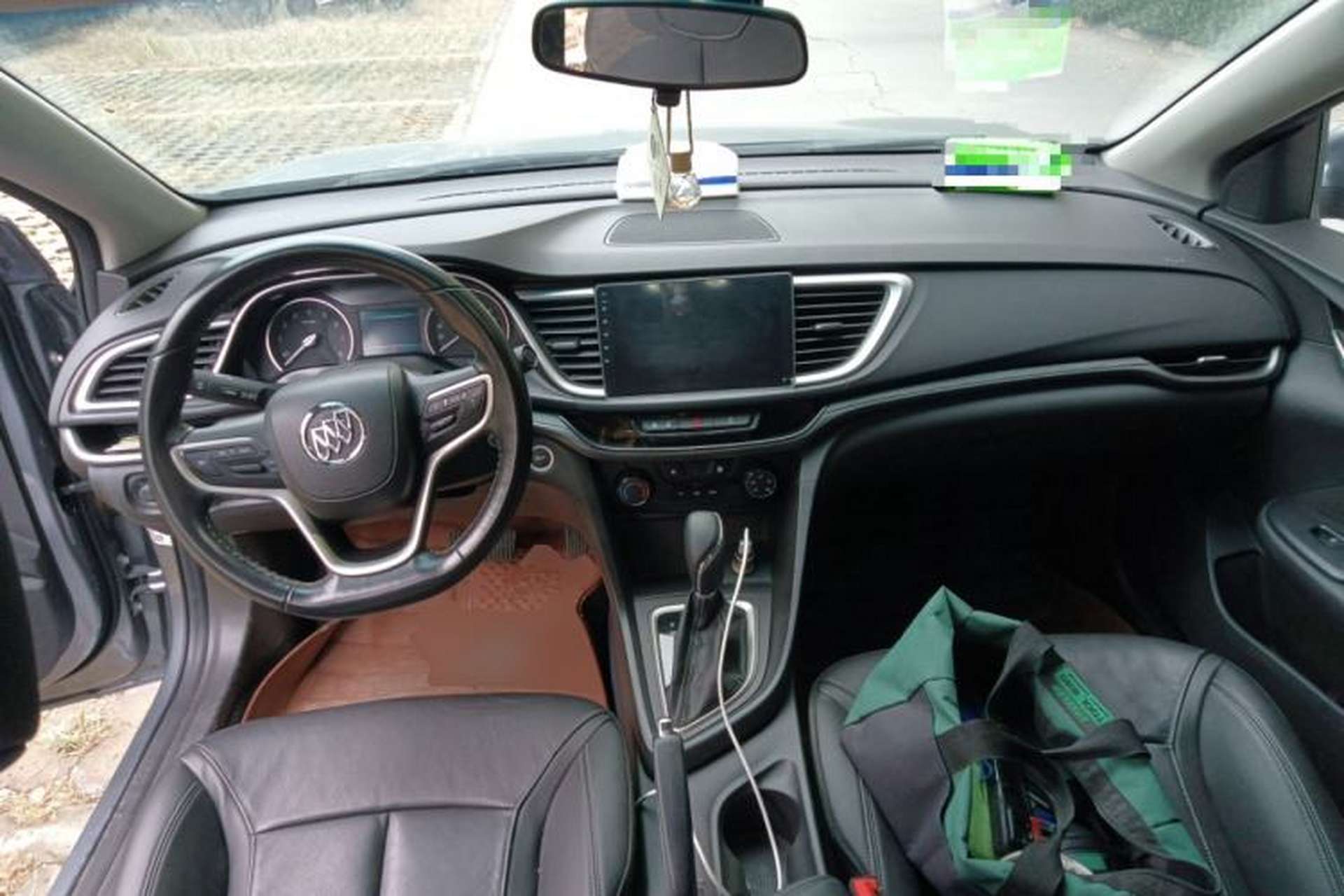 Used Buick Excelle GX 2018 18T Automatic Elite Model Center Console