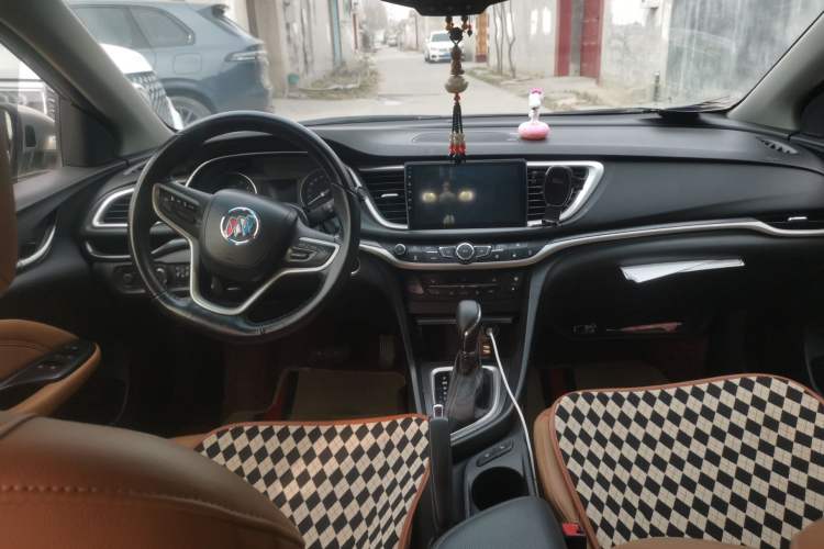 Used Buick Excelle GX 2018 18T Automatic Flagship Model Center Console