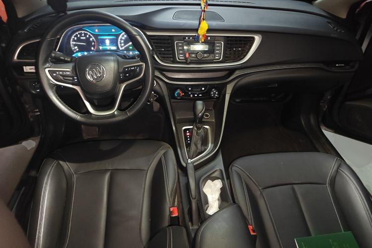 Used Buick Excelle GX 2018 18T Automatic Elite Model Center Console
