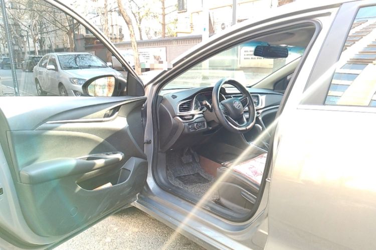 Used Buick Excelle GX 2018 18T Automatic Elite Model Driver Seat