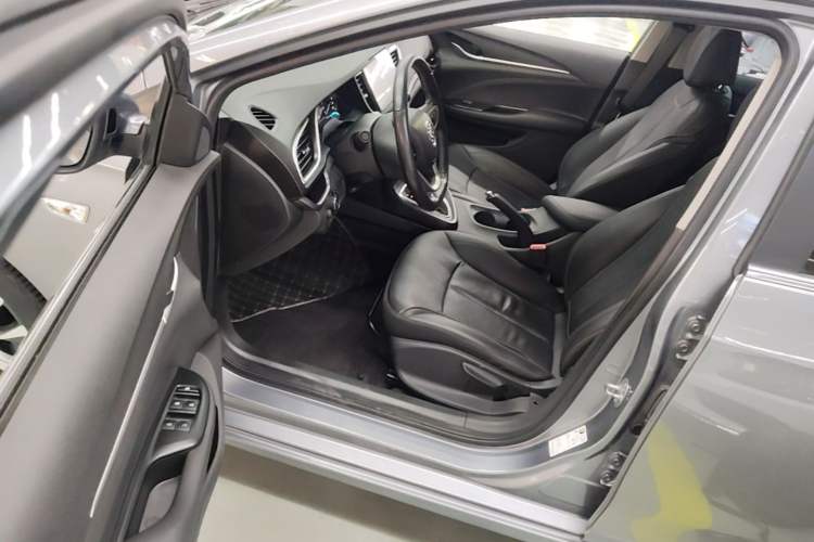 Used Buick Excelle GX 2018 18T Automatic Elite Model Driver Seat