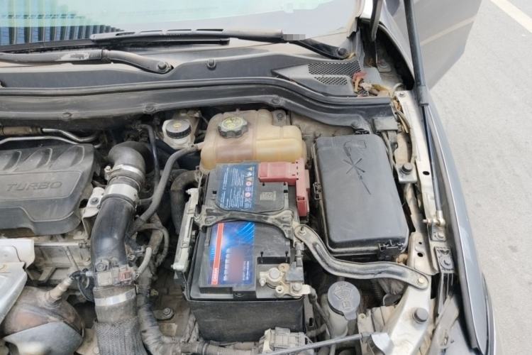 Used Buick Excelle GX 2018 18T Automatic Flagship Model Engine Bay Left