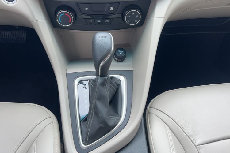 Used Buick Excelle GX 2018 15T Dual-Clutch Elite Model Gear Lever