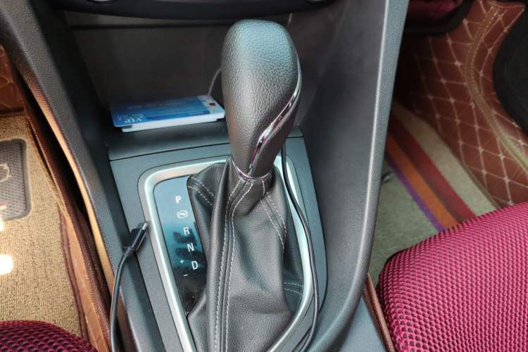 Used Buick Excelle GX 2018 18T Automatic Elite Model Gear Lever