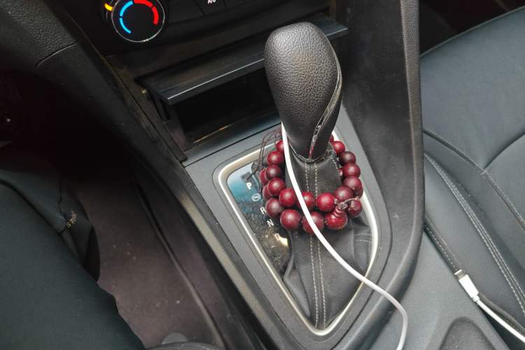 Used Buick Excelle GX 2018 18T Automatic Elite Model Gear Lever