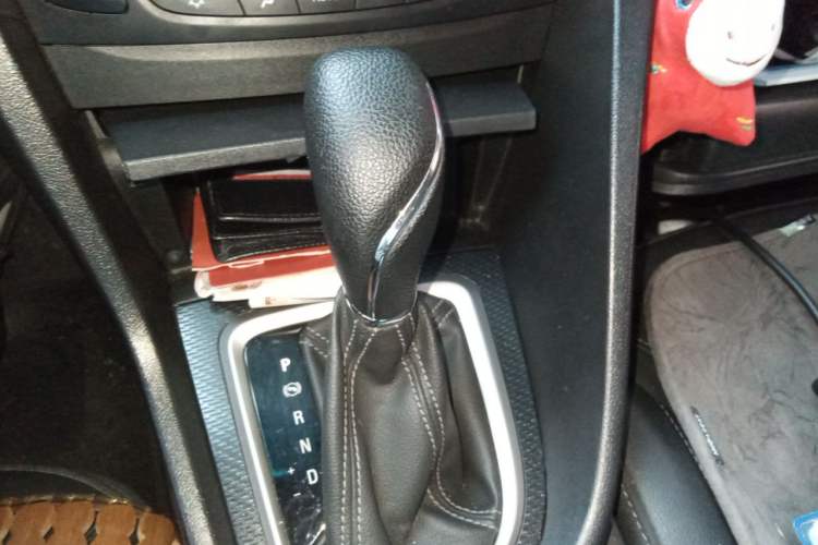 Used Buick Excelle GX 2018 18T Automatic Elite Model Gear Lever