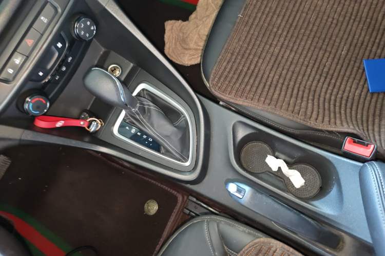 Used Buick Excelle GX 2018 18T Automatic Elite Model Gear Lever