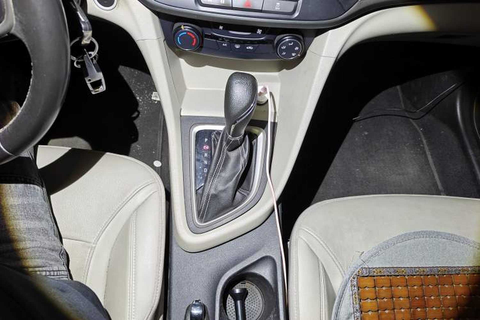 Used Buick Excelle GX 2018 15T Dual-Clutch Elite Model Gear Lever