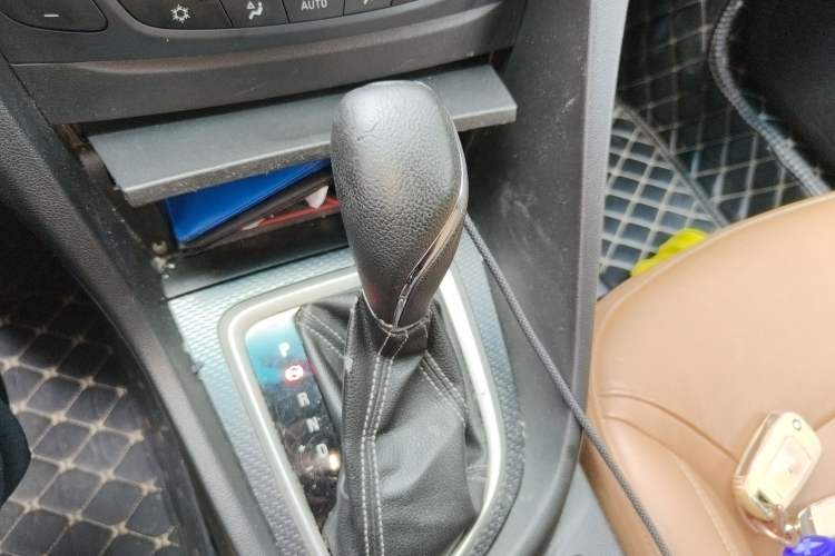 Used Buick Excelle GX 2018 18T Automatic Flagship Model Gear Lever