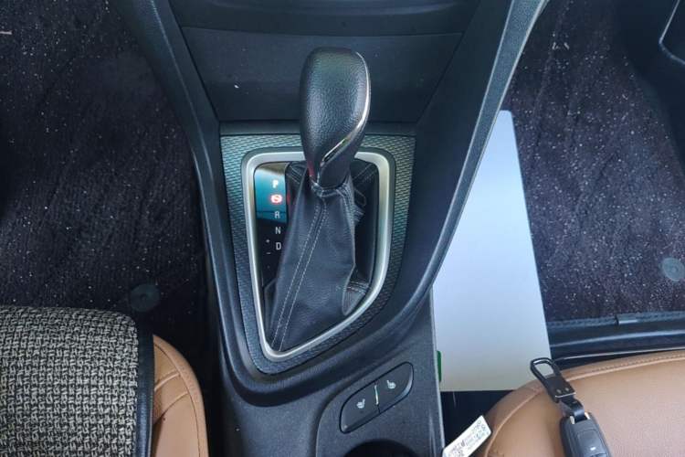 Used Buick Excelle GX 2018 18T Automatic Flagship Model Gear Lever