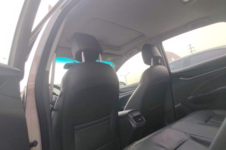 Used Buick Excelle GX 2018 18T Automatic Elite Model Headliner
