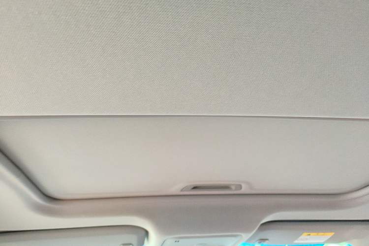 Used Buick Excelle GX 2018 18T Automatic Elite Model Headliner