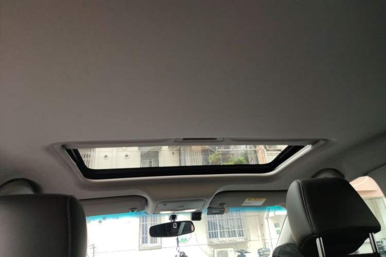 Used Buick Excelle GX 2018 18T Automatic Elite Model Headliner