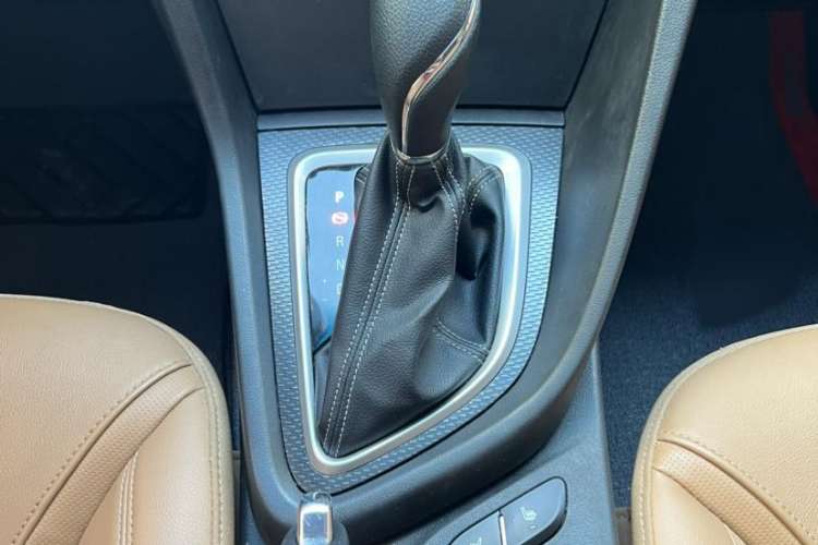 Used Buick Excelle GX 2018 18T Automatic Flagship Model Interior 4