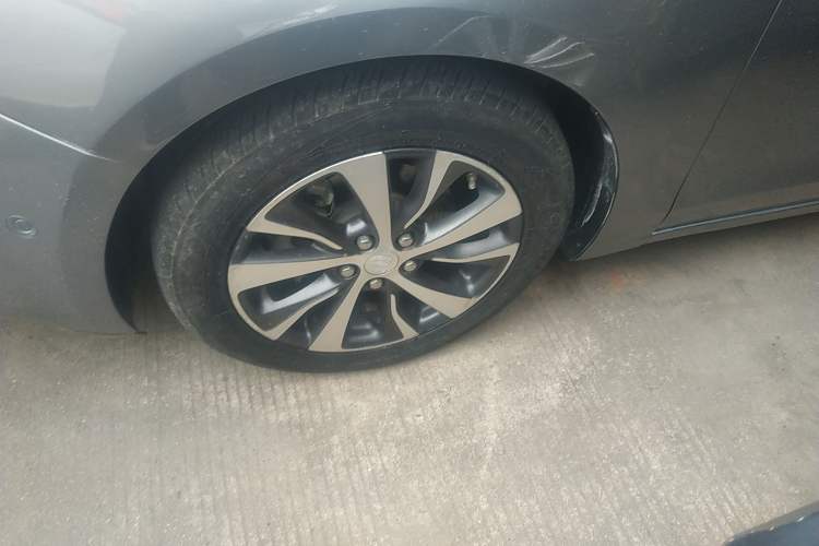 Used Buick Excelle GX 2018 18T Automatic Flagship Model Left Front Wheel Hub
