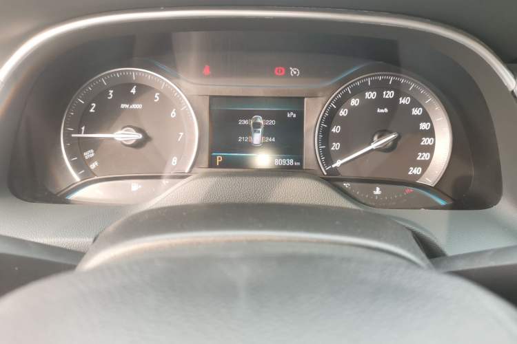 Used Buick Excelle GX 2018 18T Automatic Flagship Model Odometer Close Up