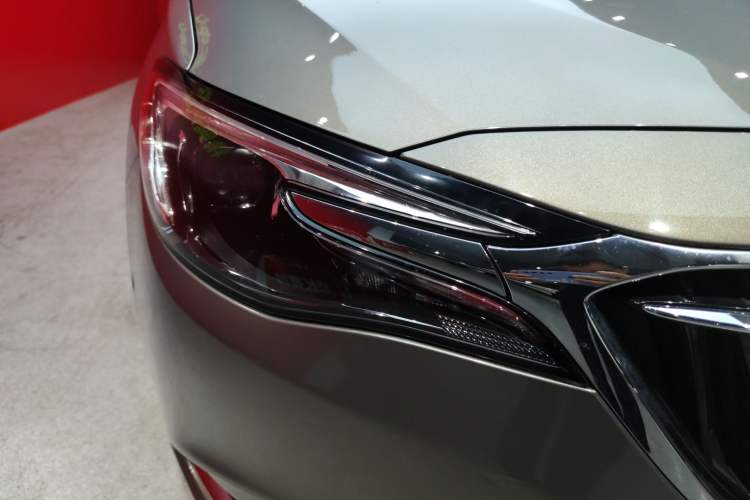 Used Buick Excelle GX 2018 18T Automatic Elite Model Right Front Headlight