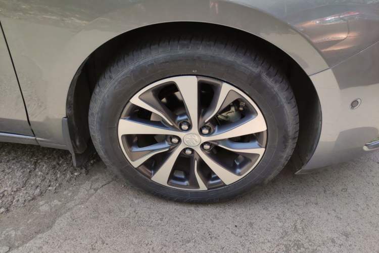 Used Buick Excelle GX 2018 18T Automatic Elite Model Right Front Wheel Hub