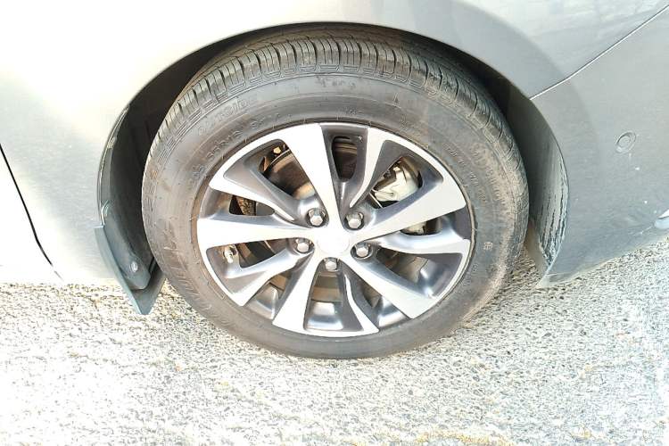 Used Buick Excelle GX 2018 18T Automatic Elite Model Right Front Wheel Hub